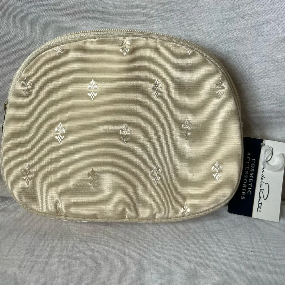 Oscar de la Renta. Cosmetic‎ Accessories Women’s